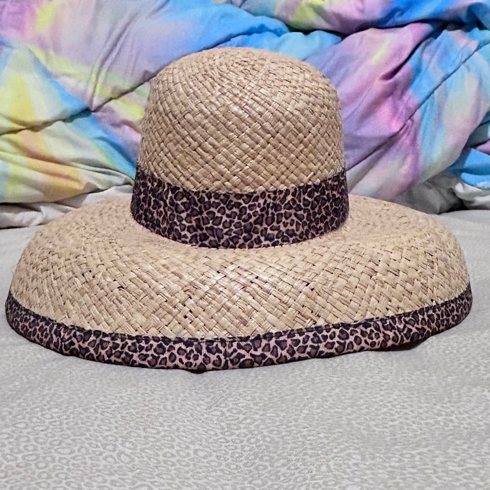 Kate Landry wide brim sun hat with brown leopard print trim. Beach or cruise.